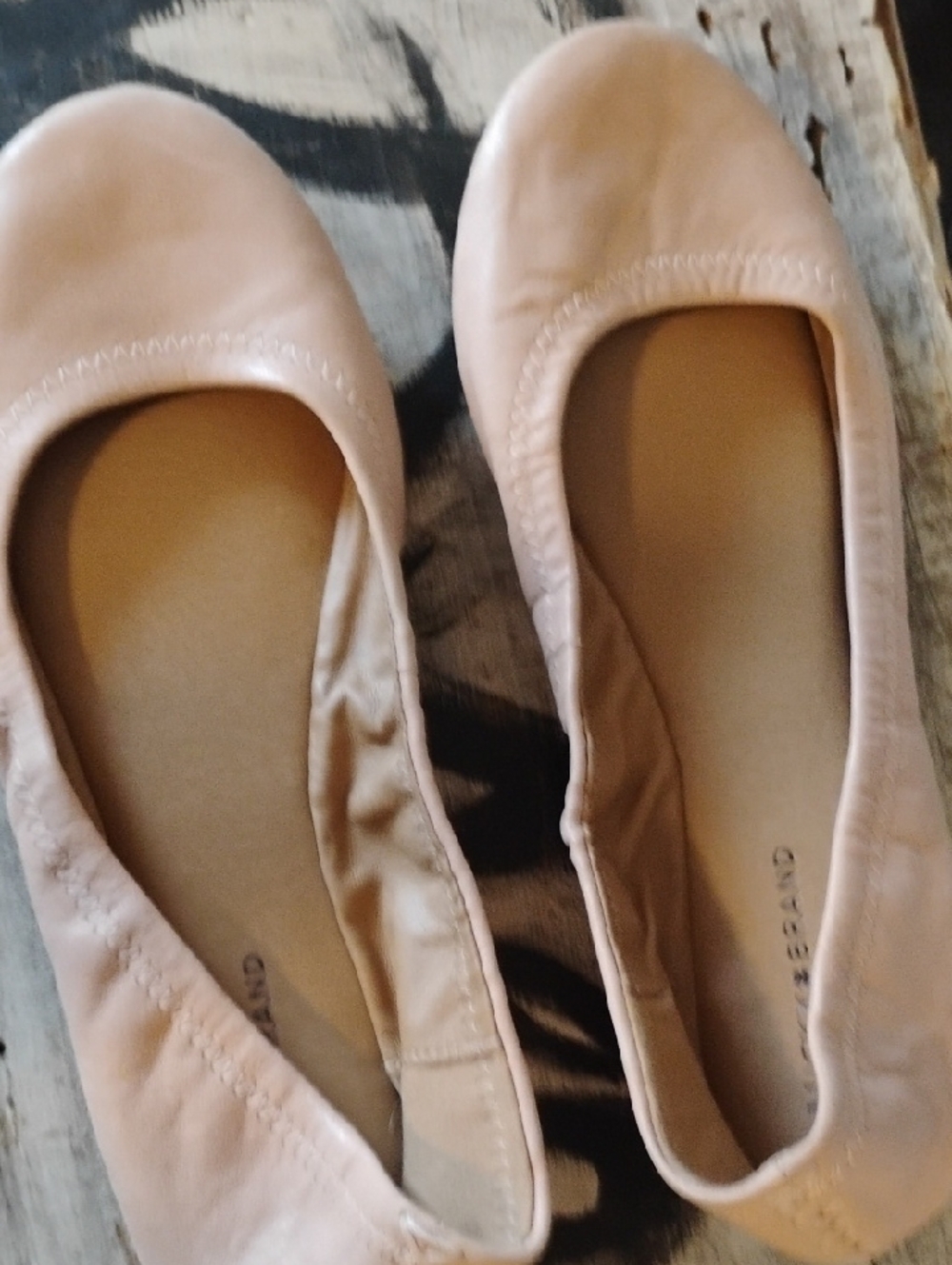Lucky Brand Nude Ballet Flats. New
